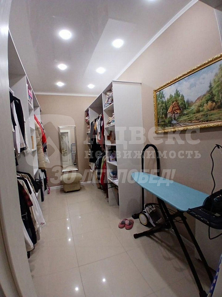 Коттедж 200 м²