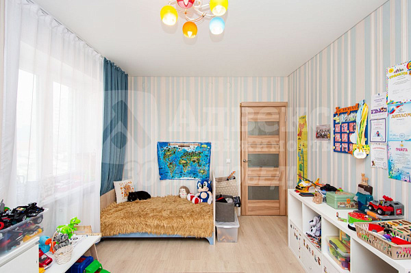Квартира 3-комн., 77 м²