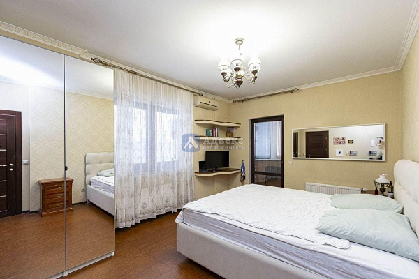 Квартира 3-комн., 103 м²