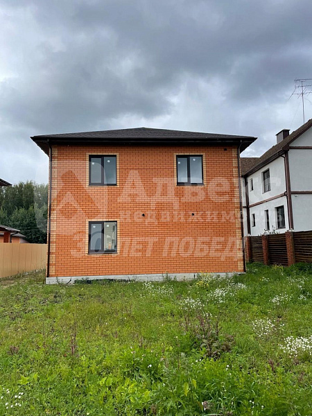 Коттедж 200 м²