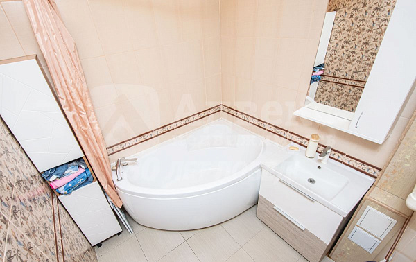 Квартира 3-комн., 77 м²