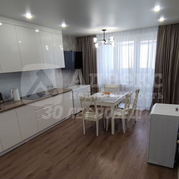 Квартира 3-комн., 86.7 м²