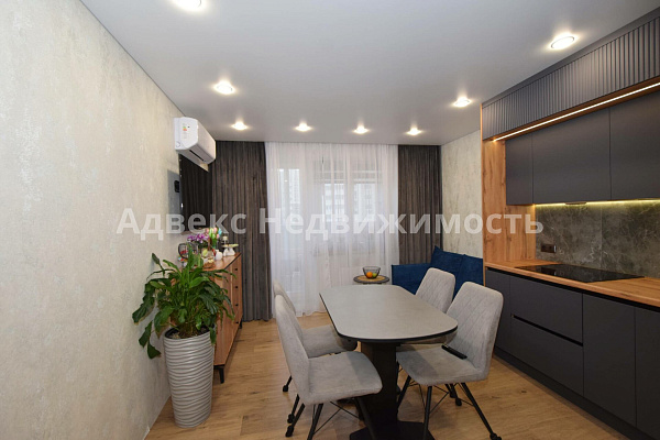 Квартира 3-комн., 93 м²