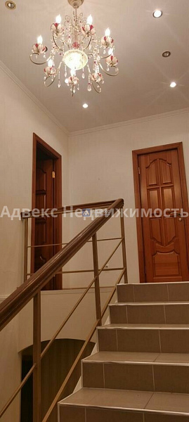 Коттедж 210 м²