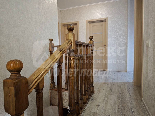 Коттедж 178 м²