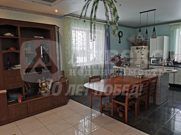 Коттедж 207 м²