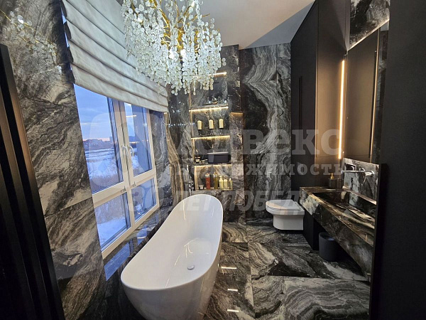 Квартира 2-комн., 100 м²