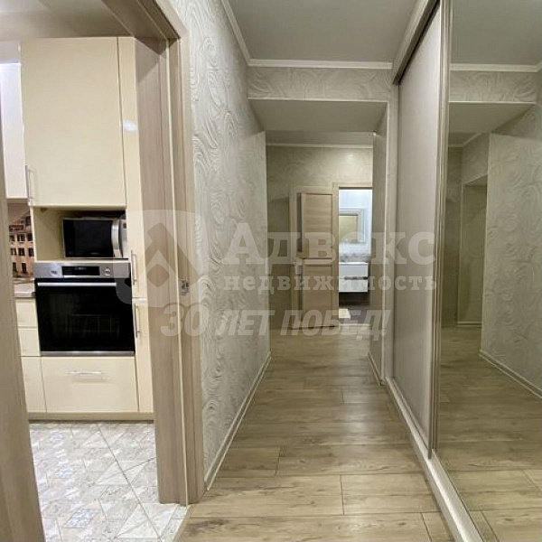 Квартира 3-комн., 105 м²